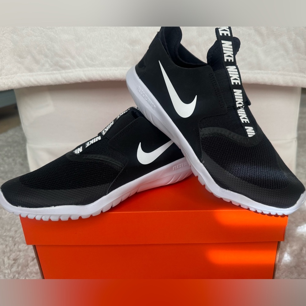Nike Boys' Flex Runner GS Running Shoe Youth - Size 7Y - BRAND NEW